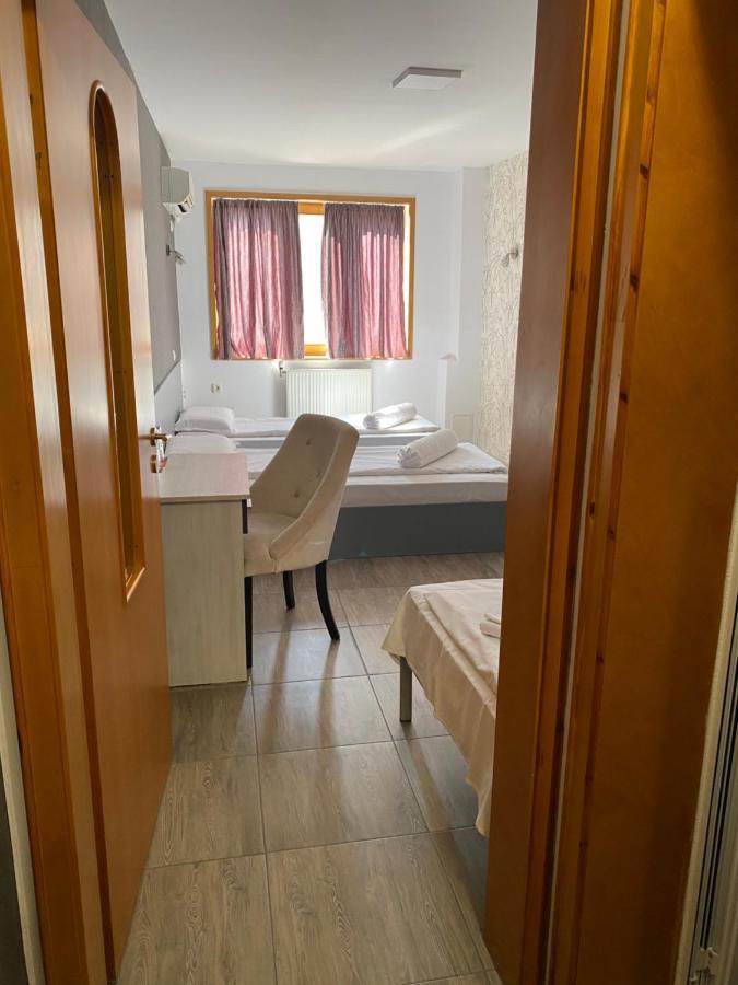 Family Hotel Amor Ruse Extérieur photo