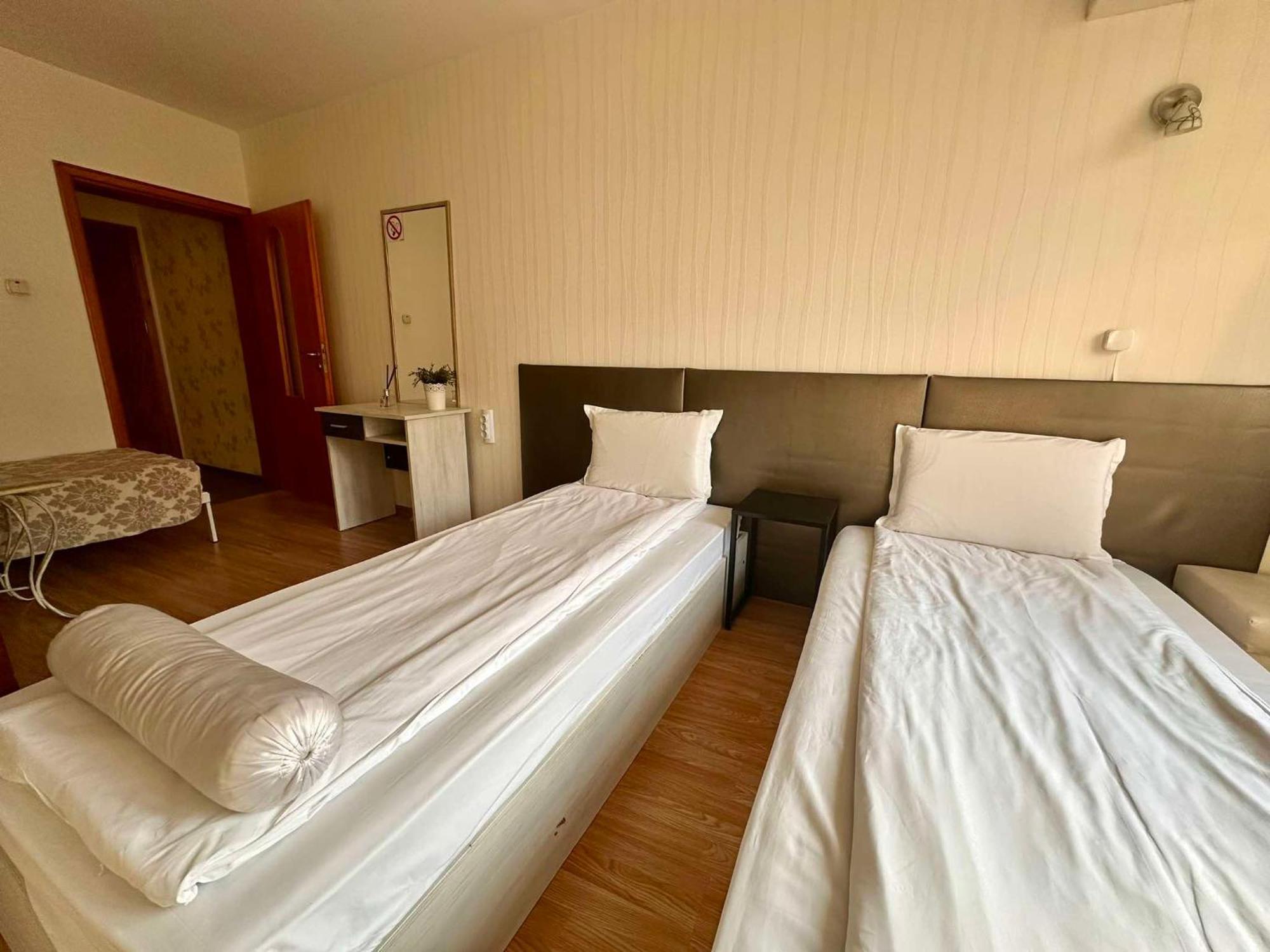 Family Hotel Amor Ruse Extérieur photo