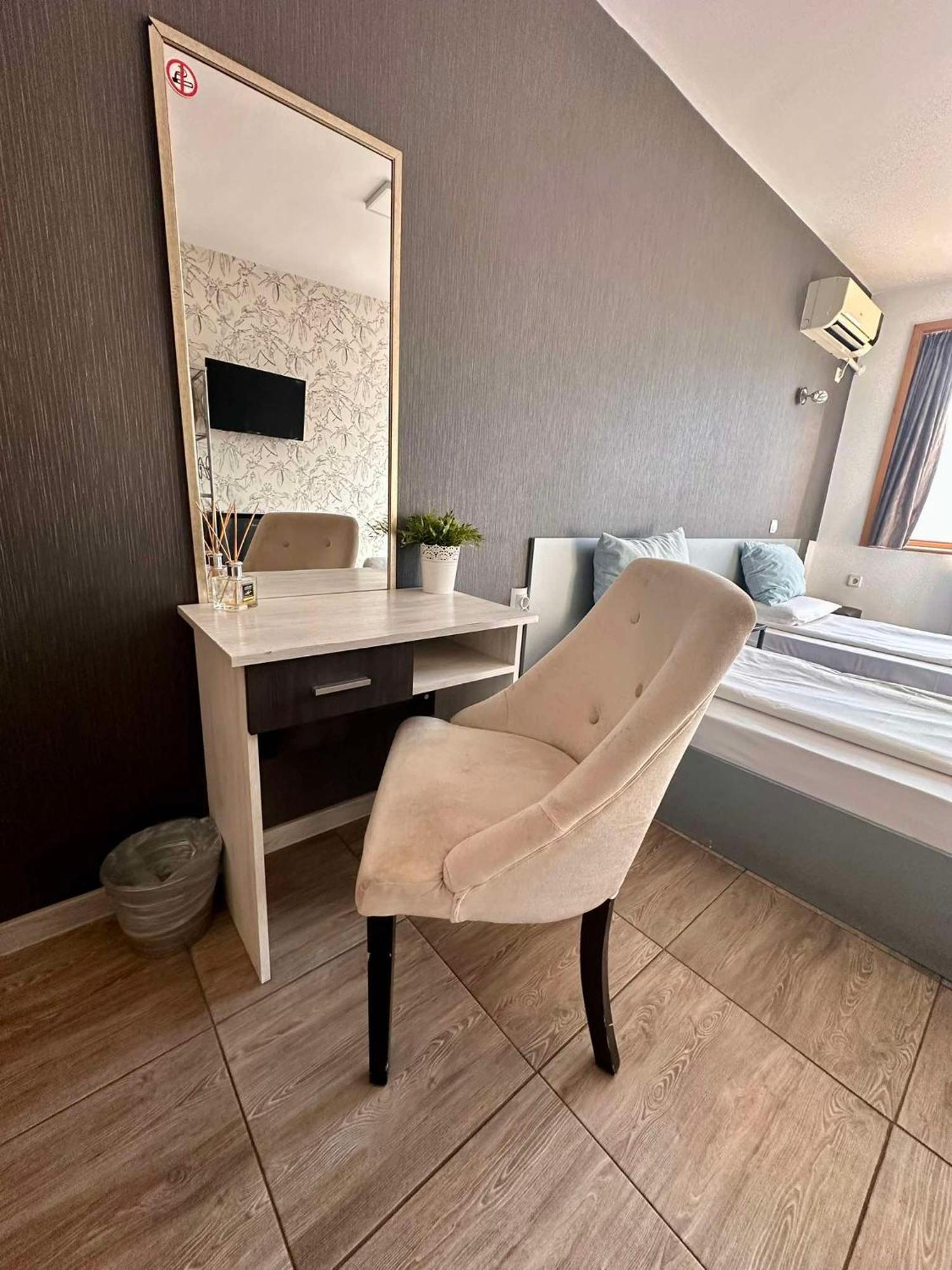 Family Hotel Amor Ruse Extérieur photo
