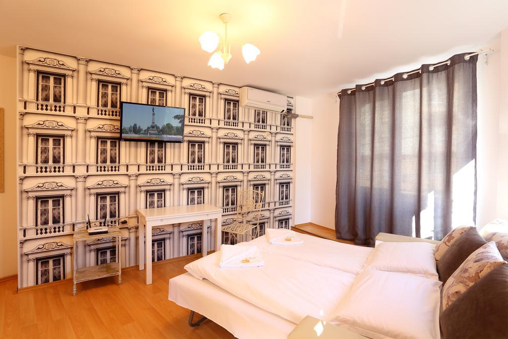 Family Hotel Amor Ruse Extérieur photo