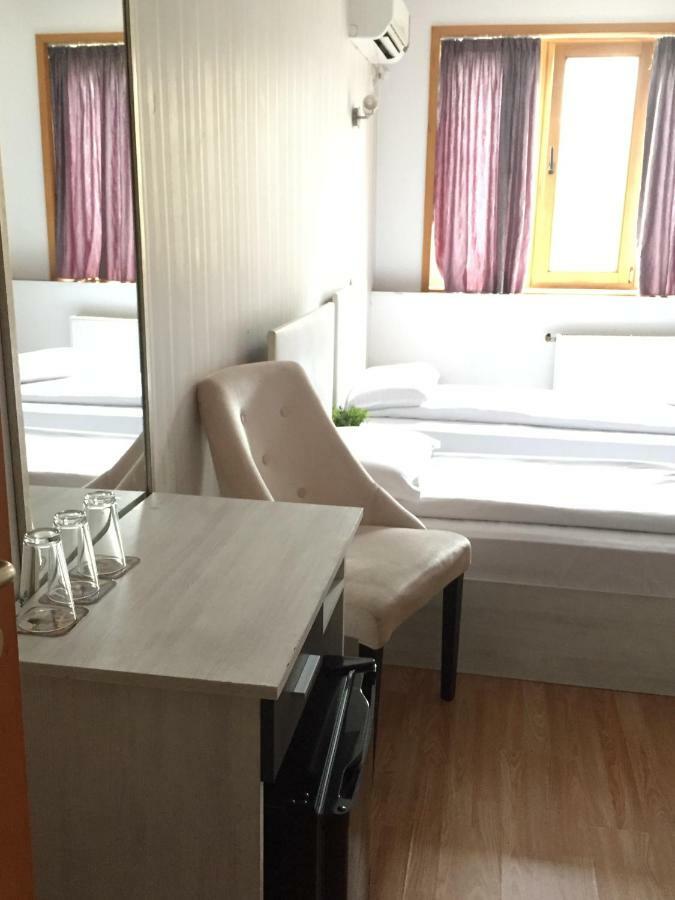 Family Hotel Amor Ruse Extérieur photo